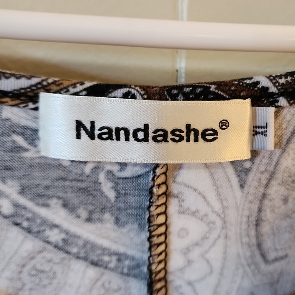 Nandashe Tunic Top Womens (Size XL) - Picture 3 of 4